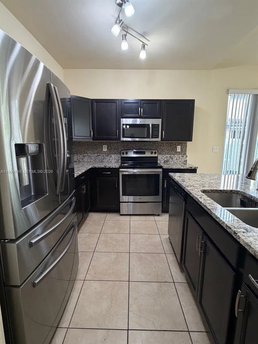 133 SE 28 # 8, Homestead FL 33033