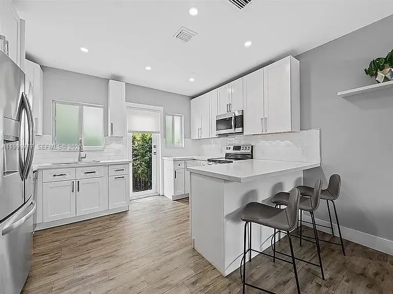 808 NE 17th Way # 2, Fort Lauderdale FL 33304