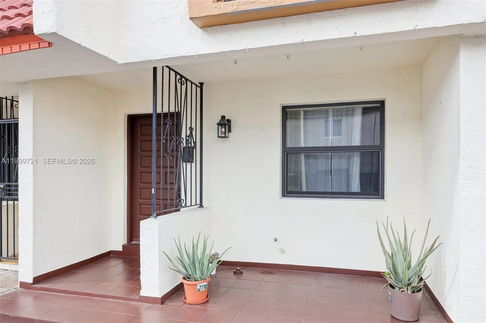 8389 NW 8th St, Miami FL 33126