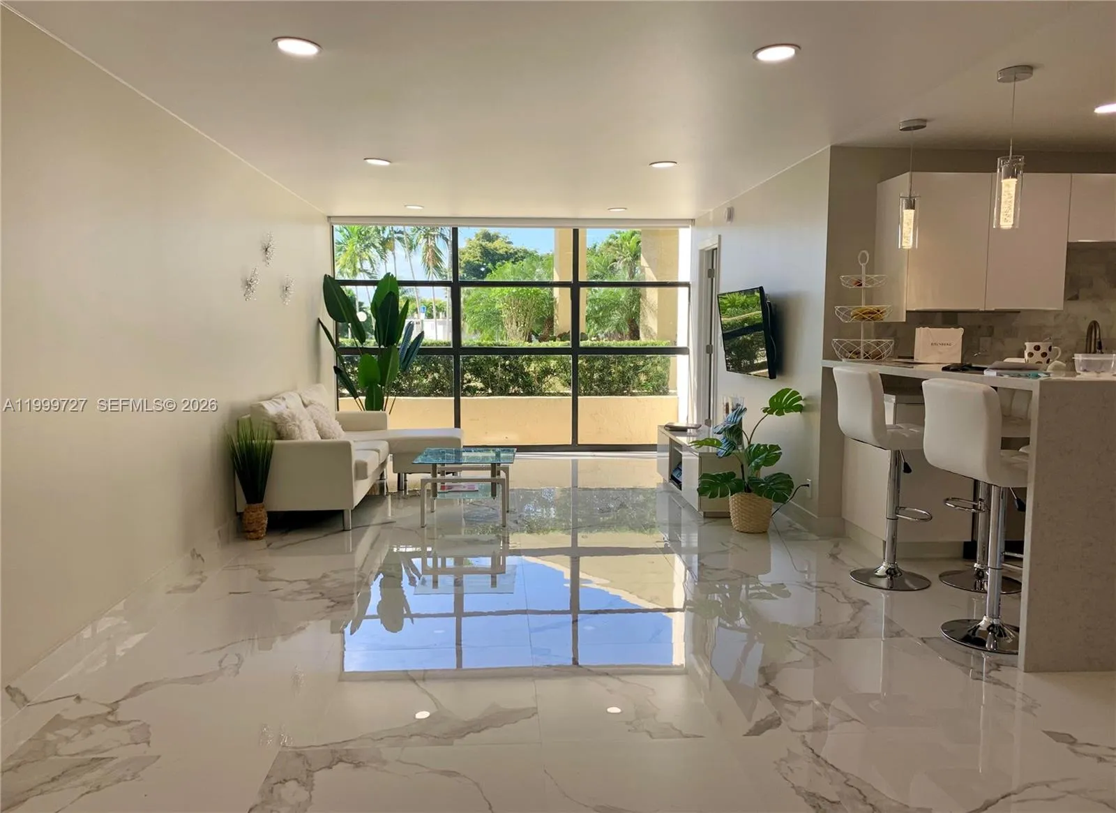 600 Parkview Dr # 223, Hallandale Beach FL 33009