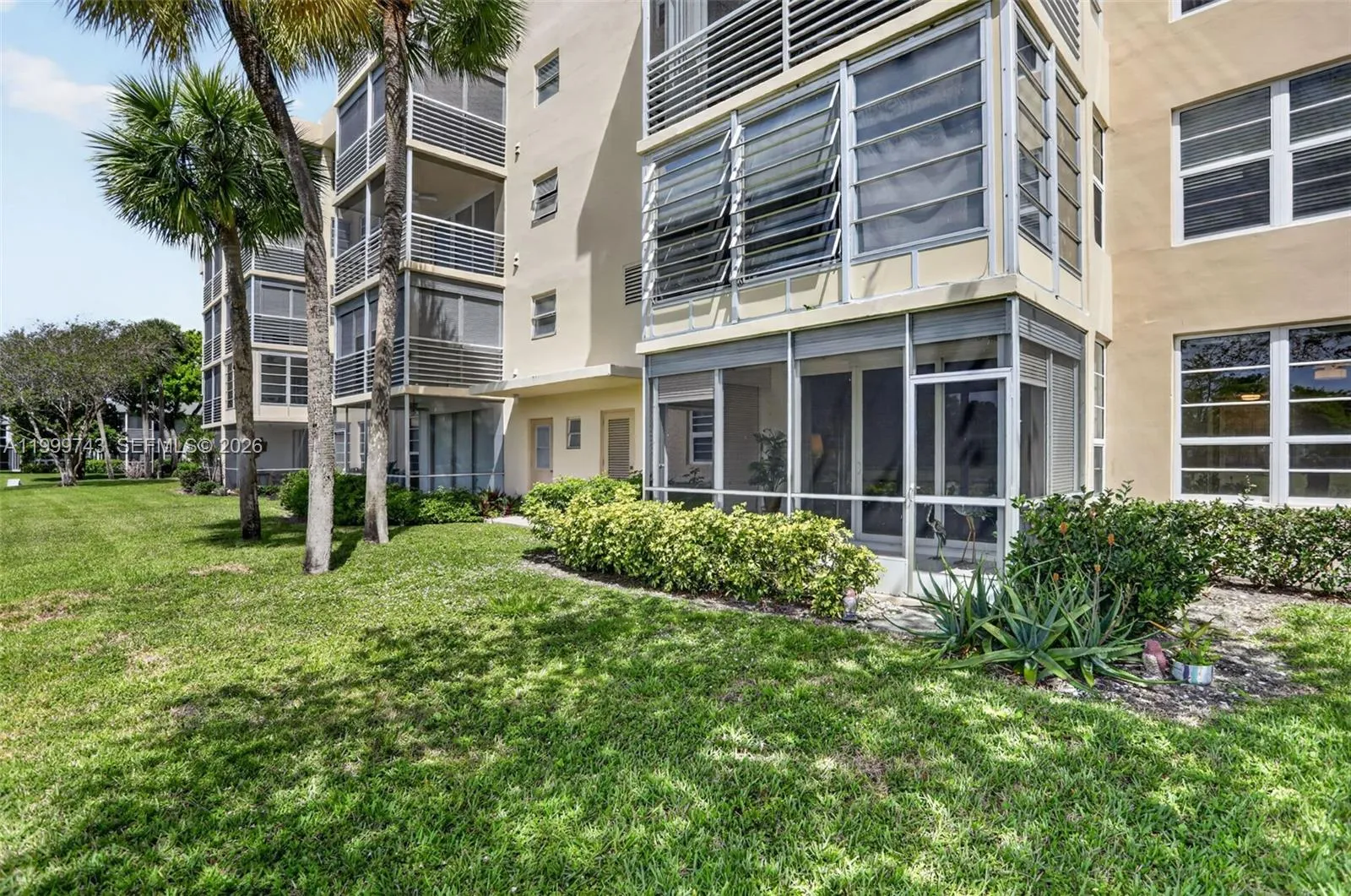 4030 W Palm Aire Dr # 105, Pompano Beach FL 33069
