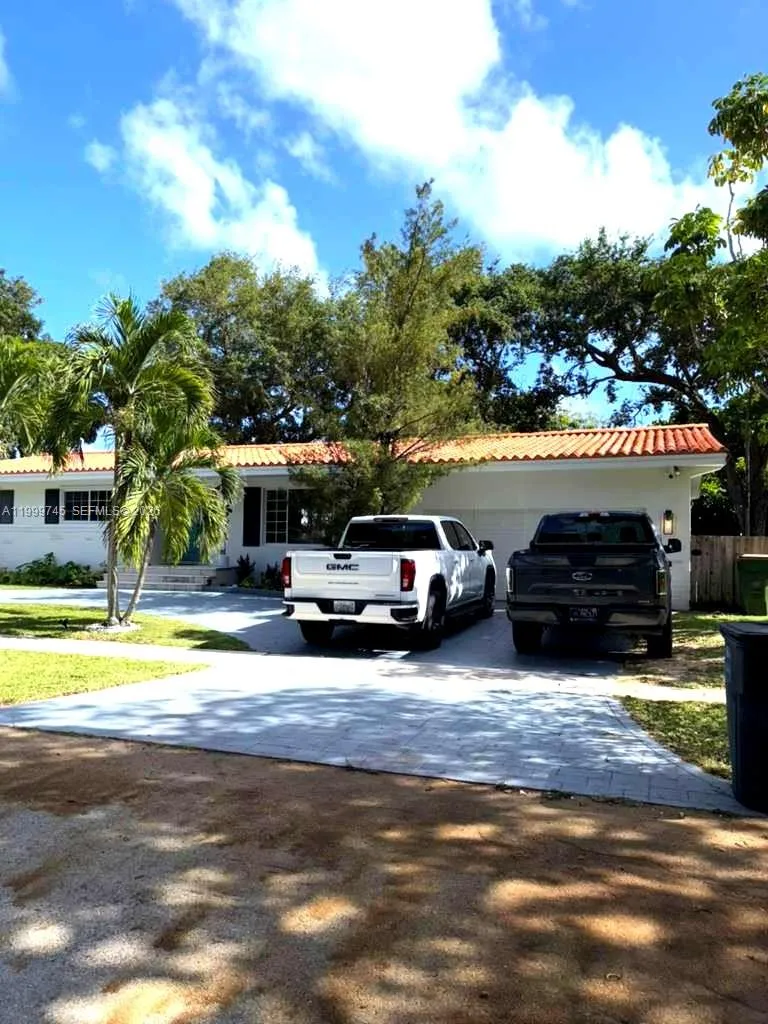 1760 NE 139th St, North Miami FL 33181