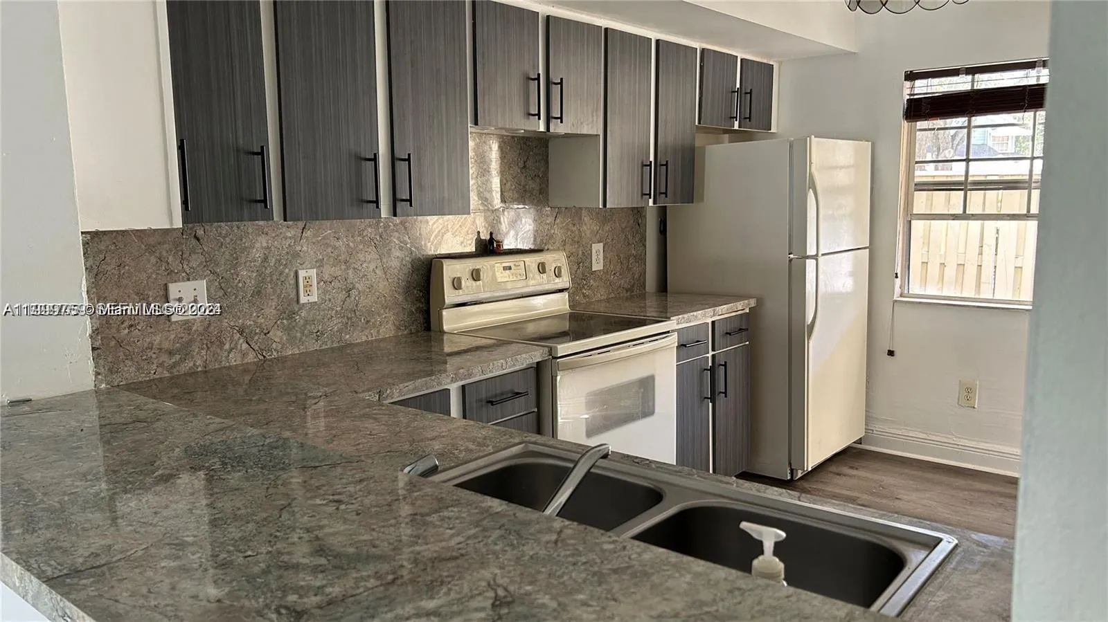 2113 Champions Way, North Lauderdale FL 33068