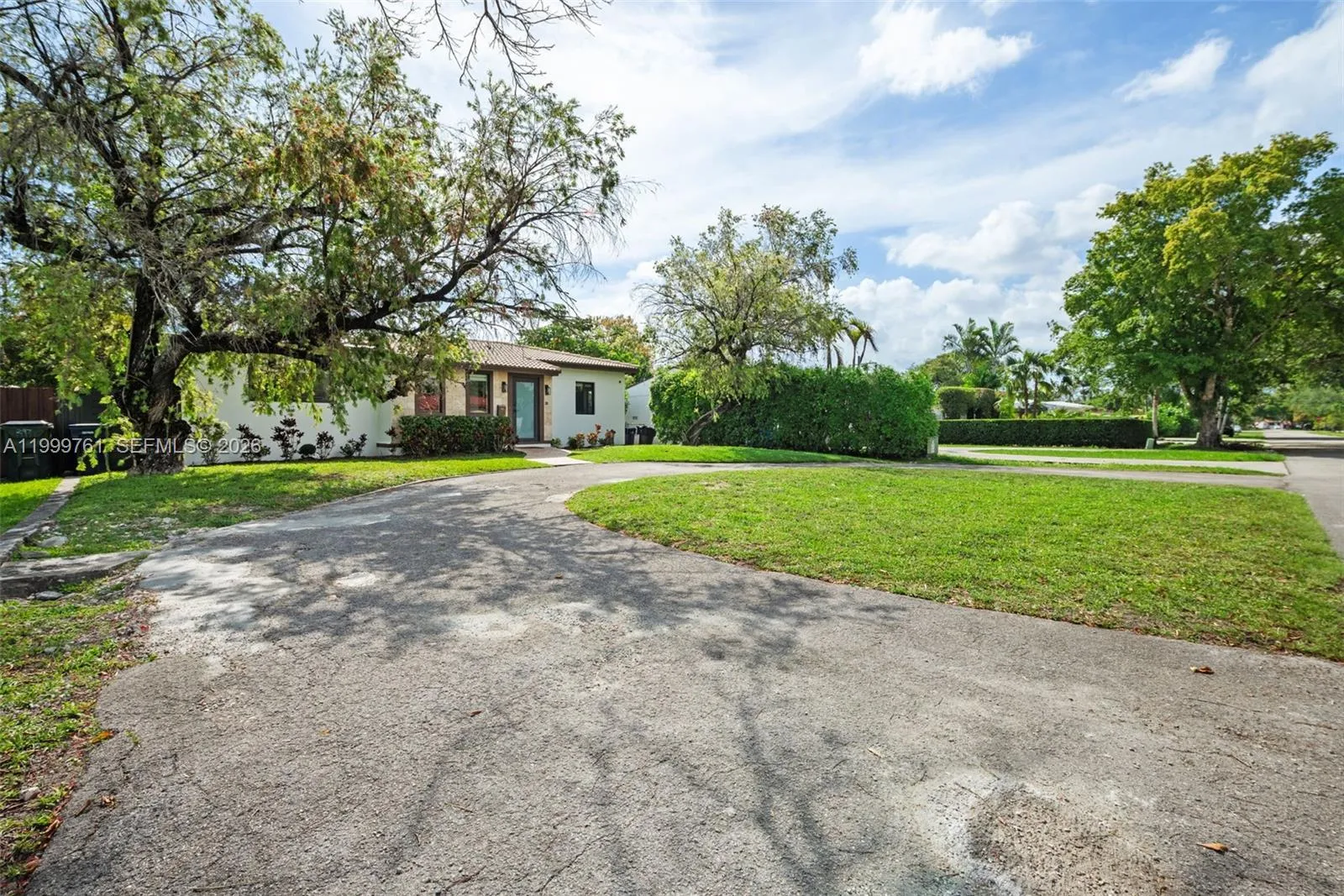 281 Pocatella St, Miami Springs FL 33166