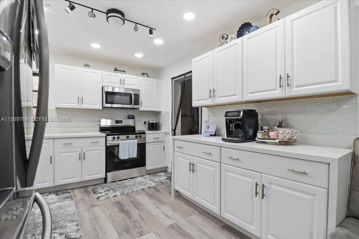 7551 Polk St, Hollywood FL 33024