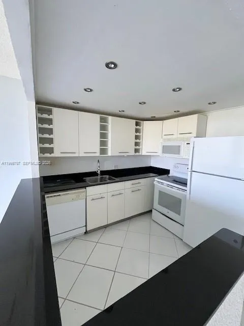 20335 W Country Club Dr # 1005, Aventura FL 33180