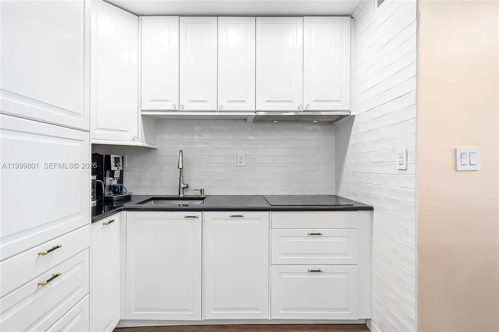 600 Three Islands Blvd # 604, Hallandale Beach FL 33009