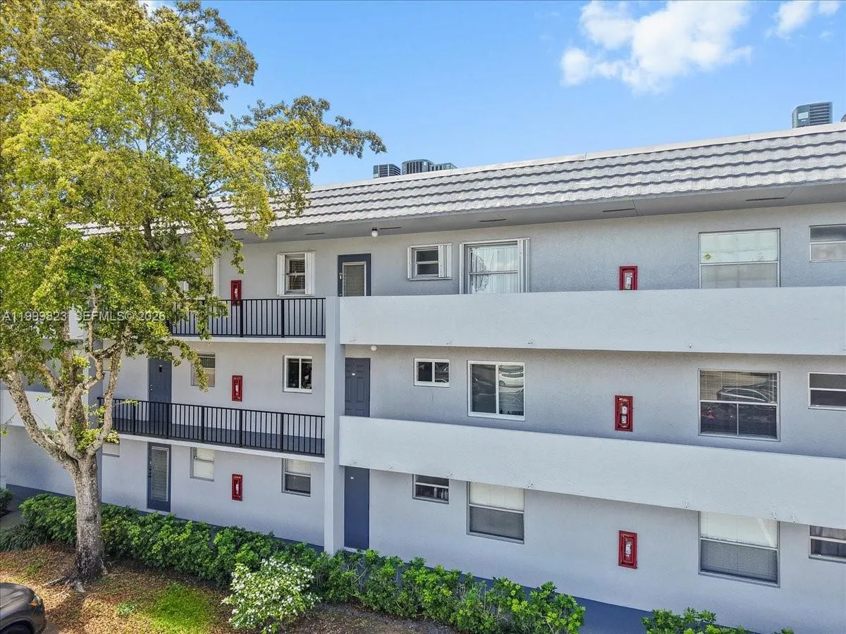 8350 Sands Point Blvd # E303, Tamarac FL 33321