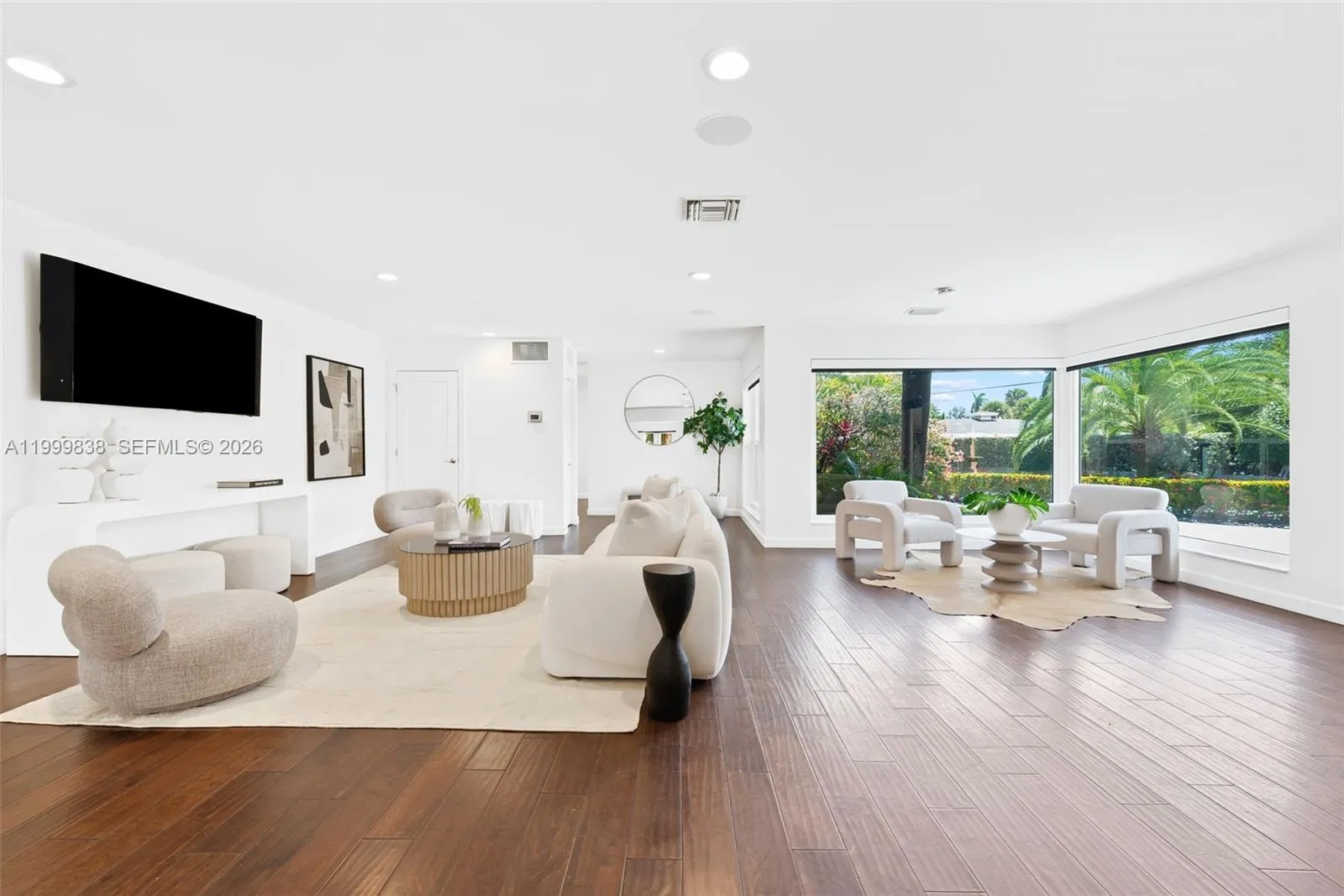 3001 Bayview Dr, Fort Lauderdale FL 33306