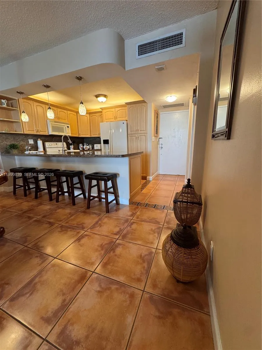 3725 S Ocean Dr # 421, Hollywood FL 33019