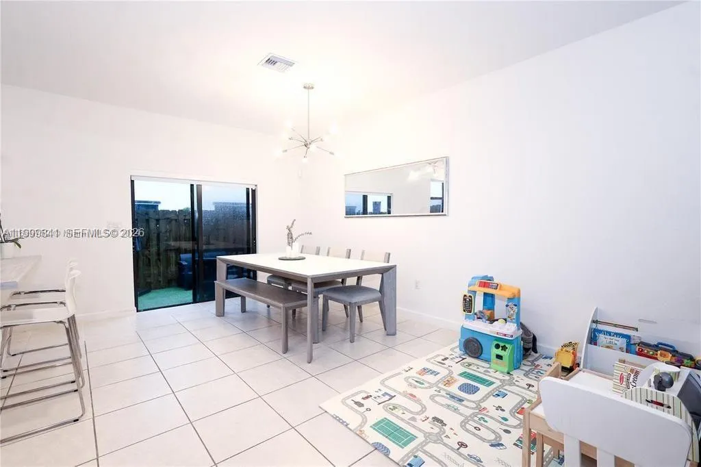 186 SW 185th Ter, Pembroke Pines FL 33029