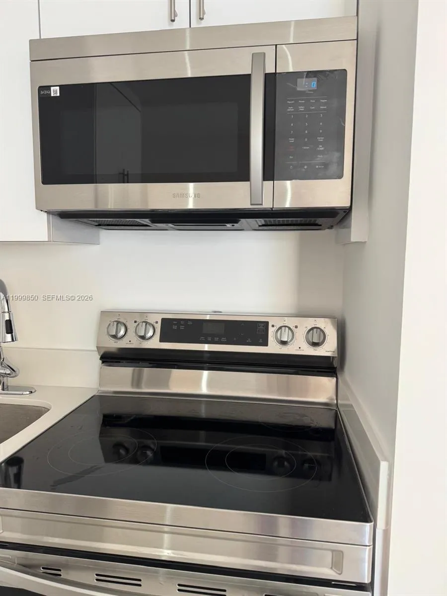 615 NE 3rd St # 1, Hallandale Beach FL 33009