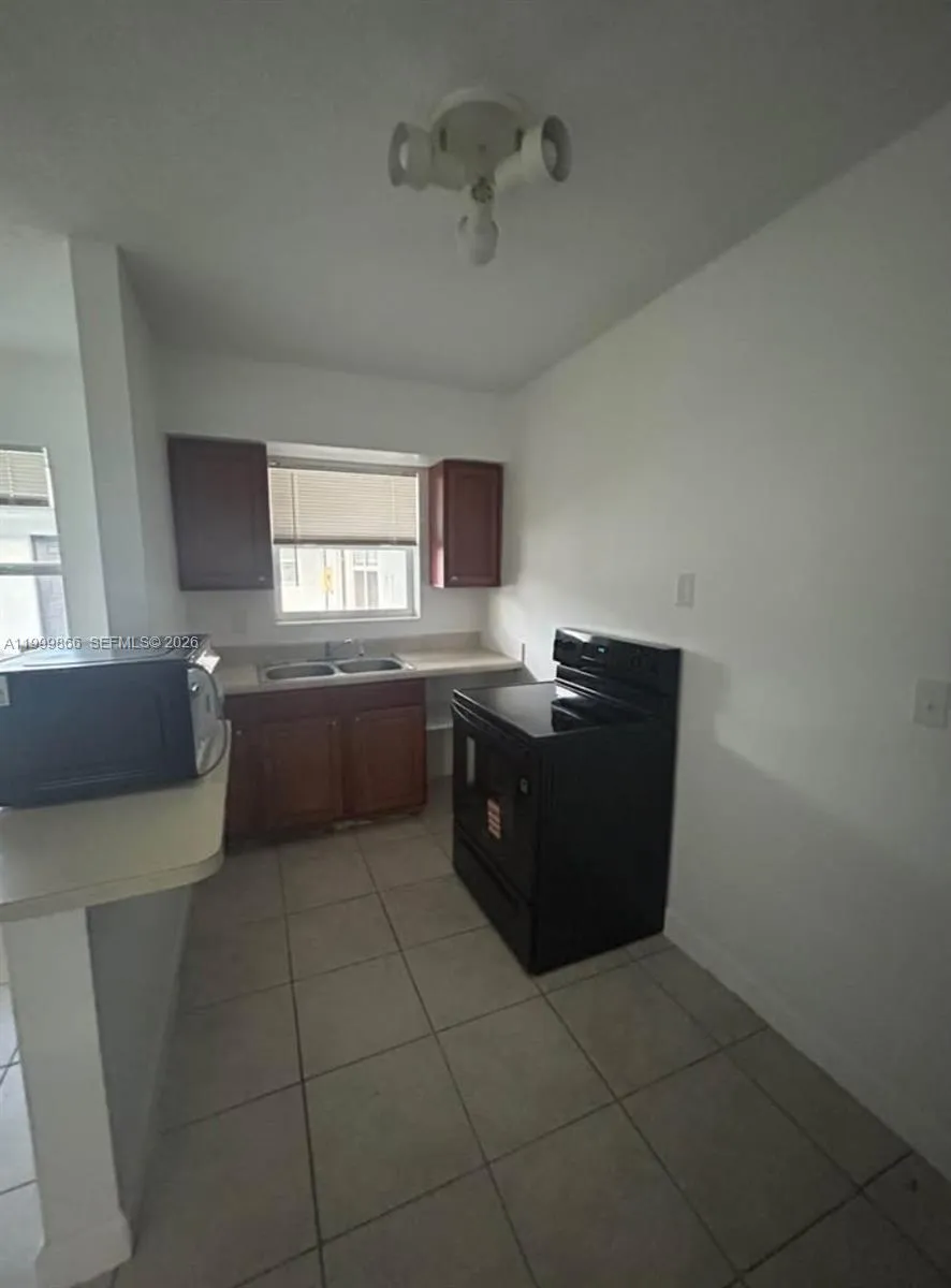 1119 NE 15th St # 6, Fort Lauderdale FL 33304