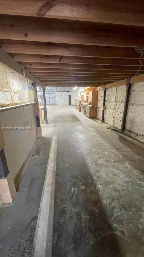 1071 E 16th St, Hialeah FL 33010