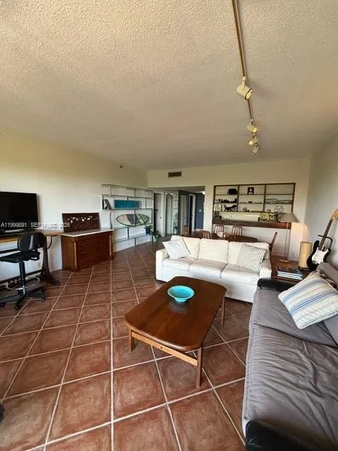 201 Crandon Blvd # 304, Key Biscayne FL 33149