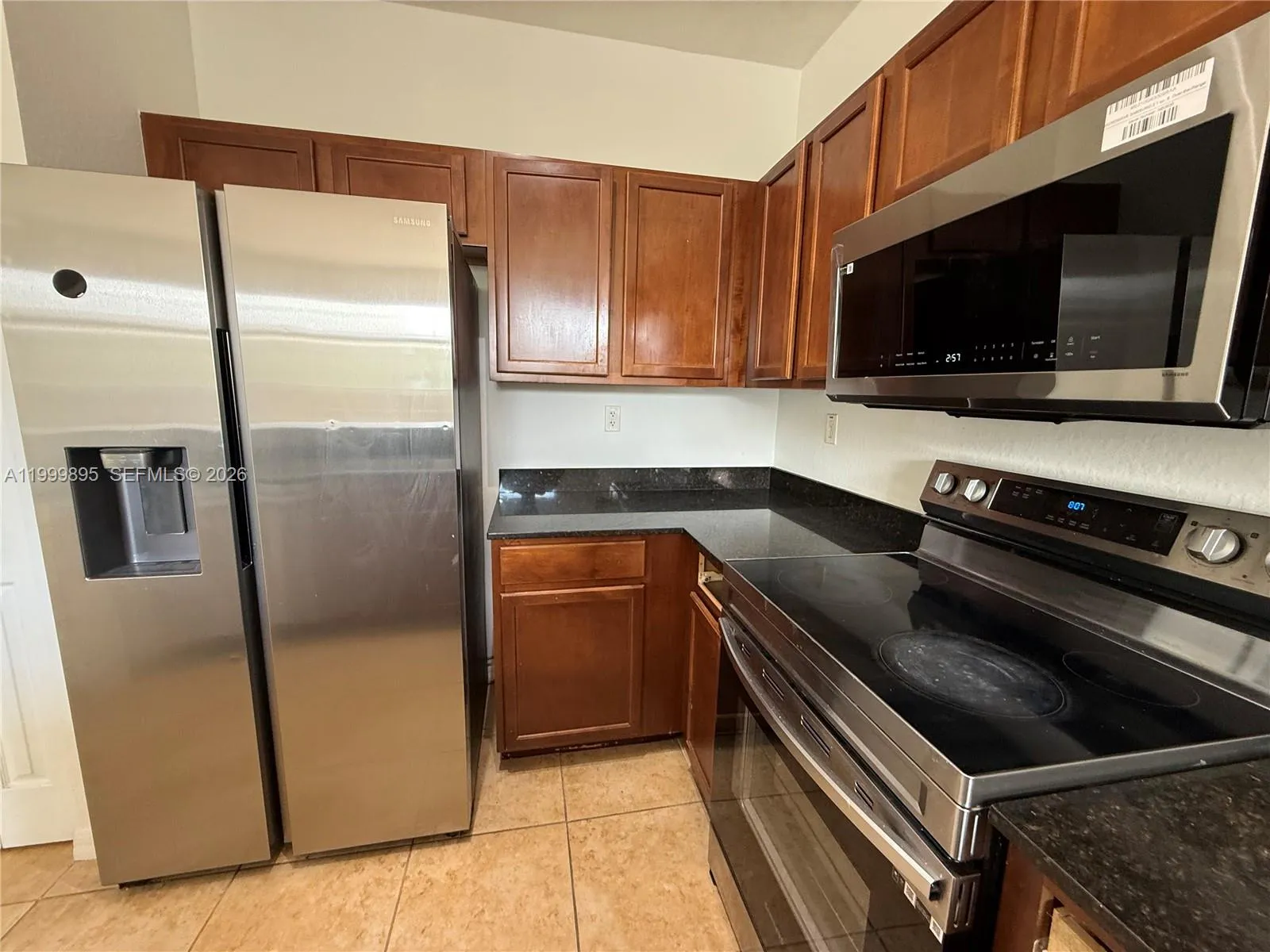 8800 NW 107th CT # 10, Doral FL 33178