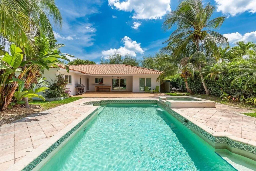 14610 Tarpon Dr, Coral Gables FL 33158
