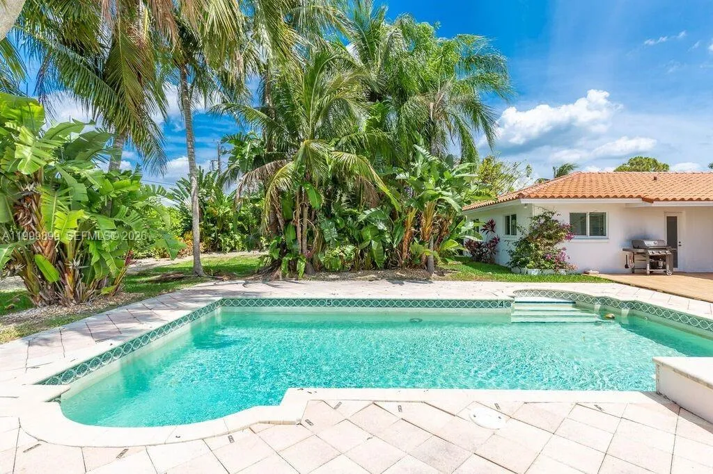 14610 Tarpon Dr, Coral Gables FL 33158