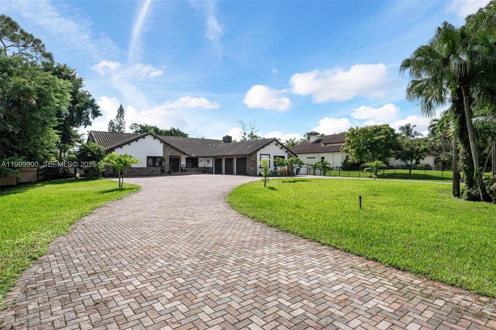 6252 NW 65th Ter, Parkland FL 33067