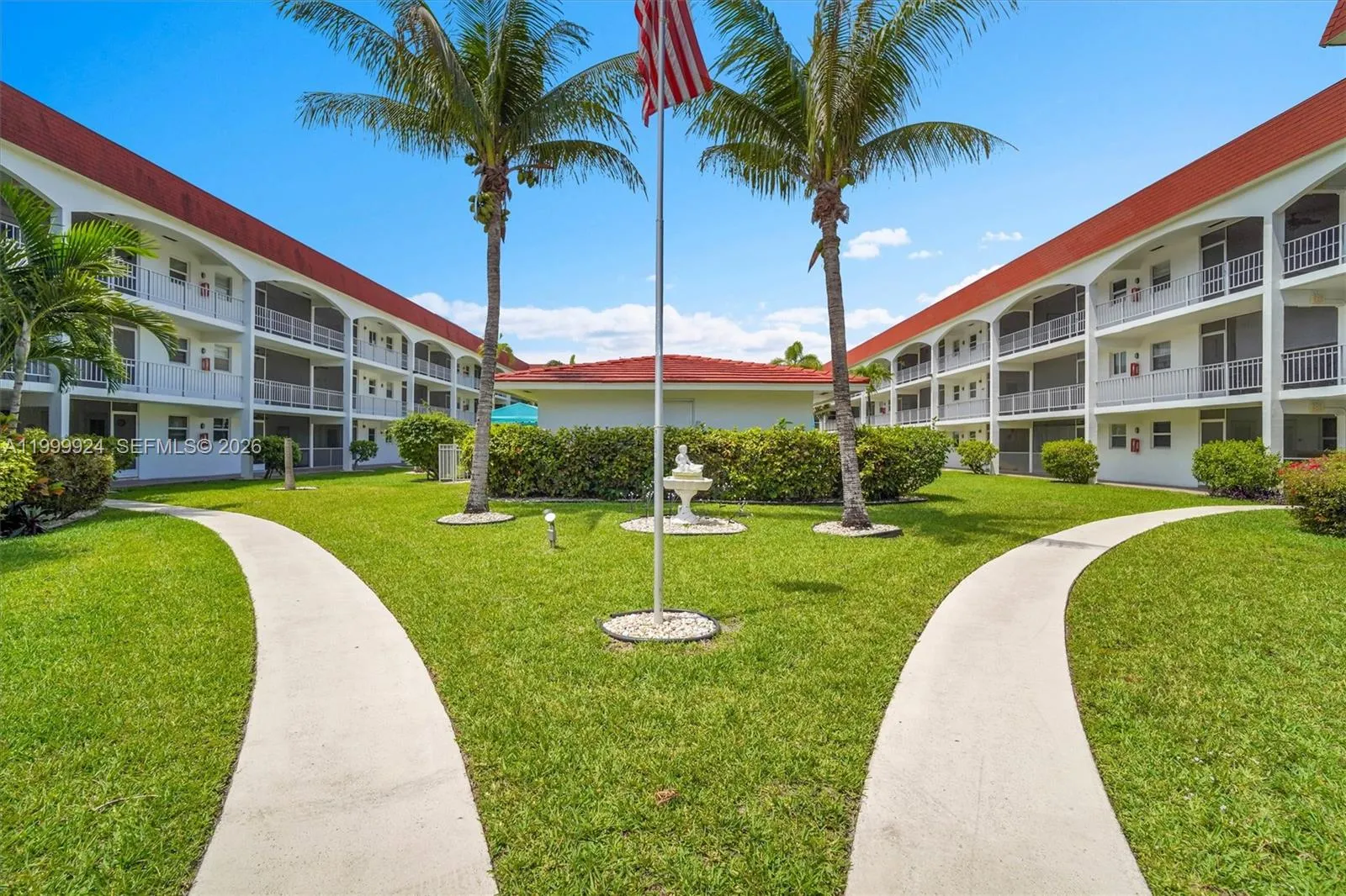 580 Egret Dr # 303, Hallandale Beach FL 33009