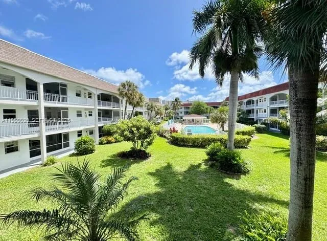 581 Blue Heron Drive # B, Hallandale Beach FL 33009