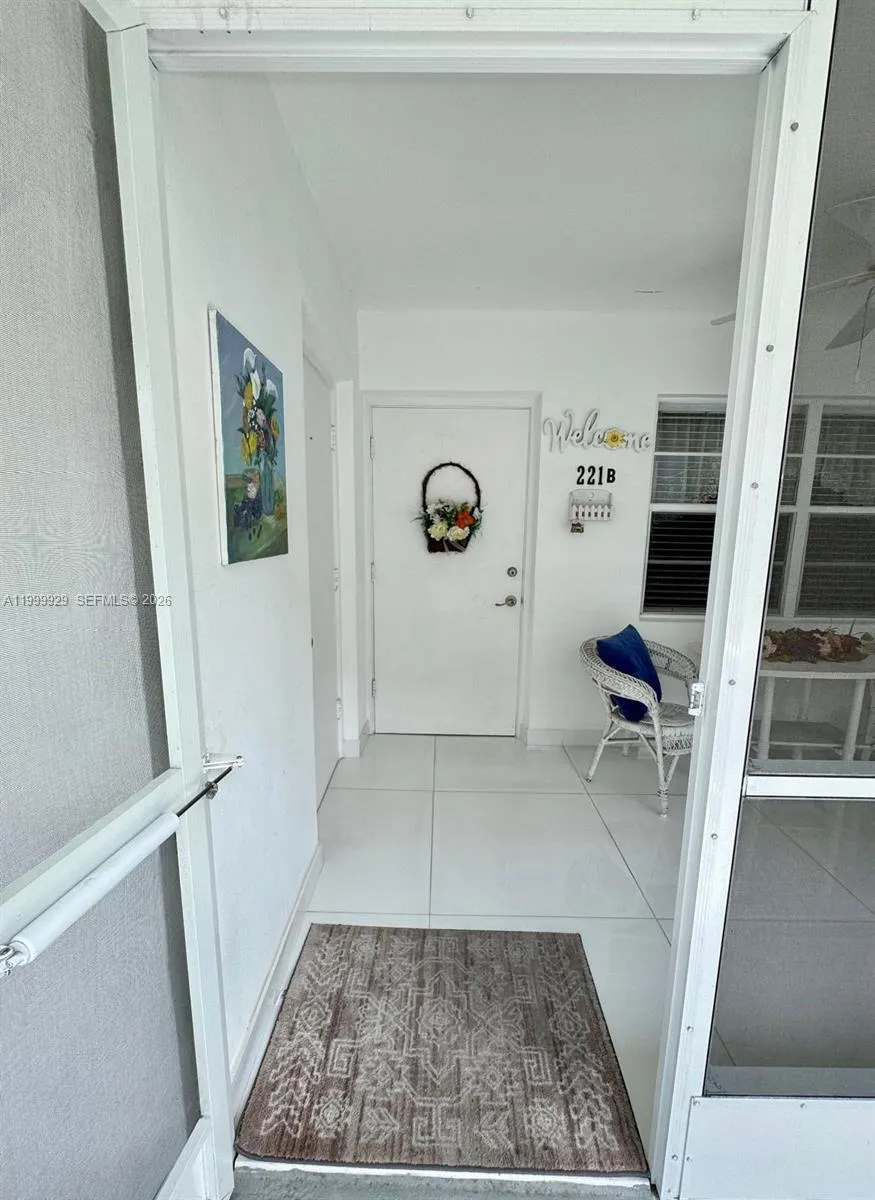 581 Blue Heron Drive # B, Hallandale Beach FL 33009