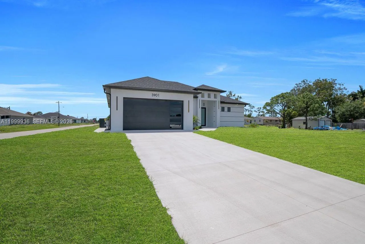 3901 3rd ST SW, Lehigh Acres FL 33976