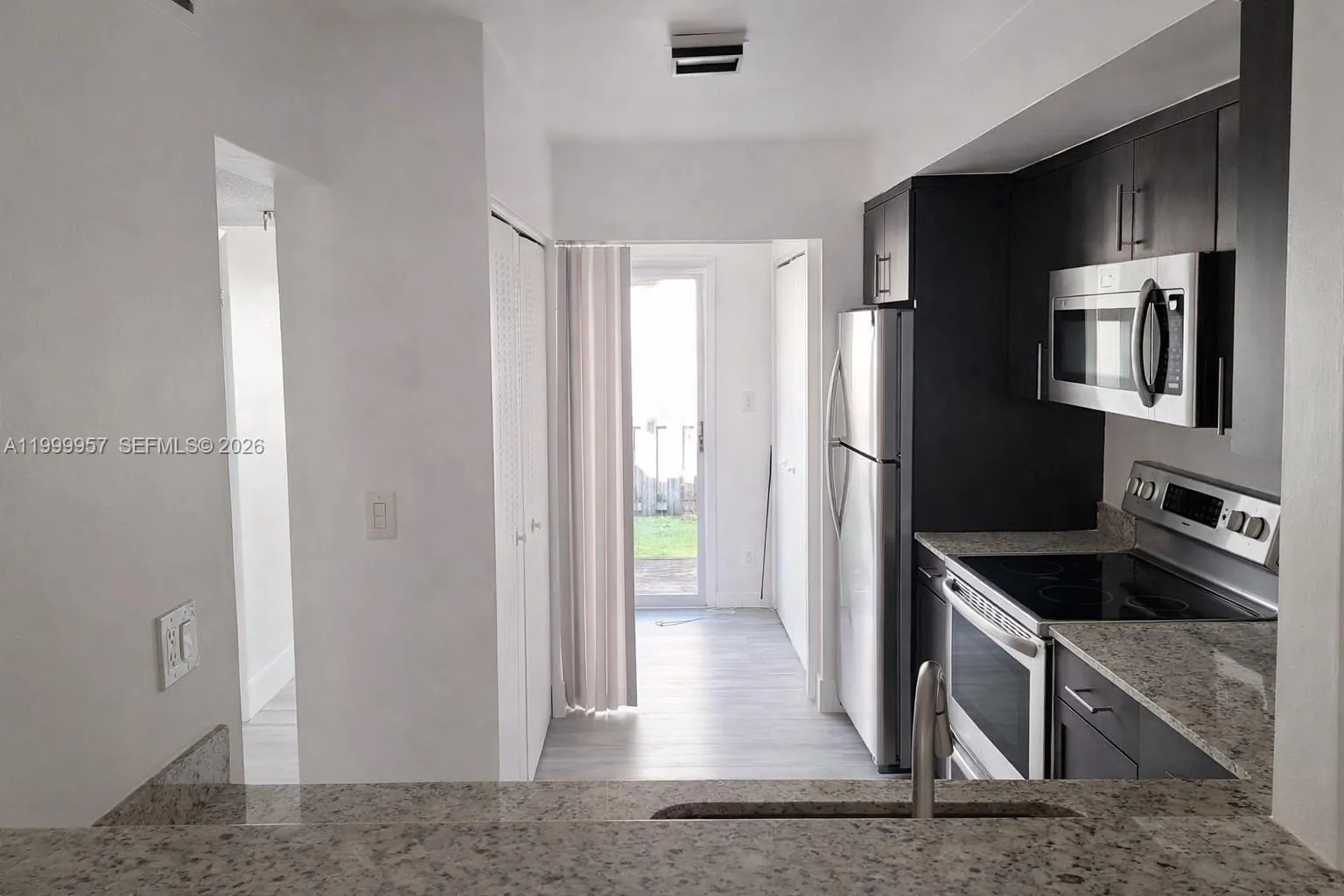 2831 Pierce St # 106, Hollywood FL 33020