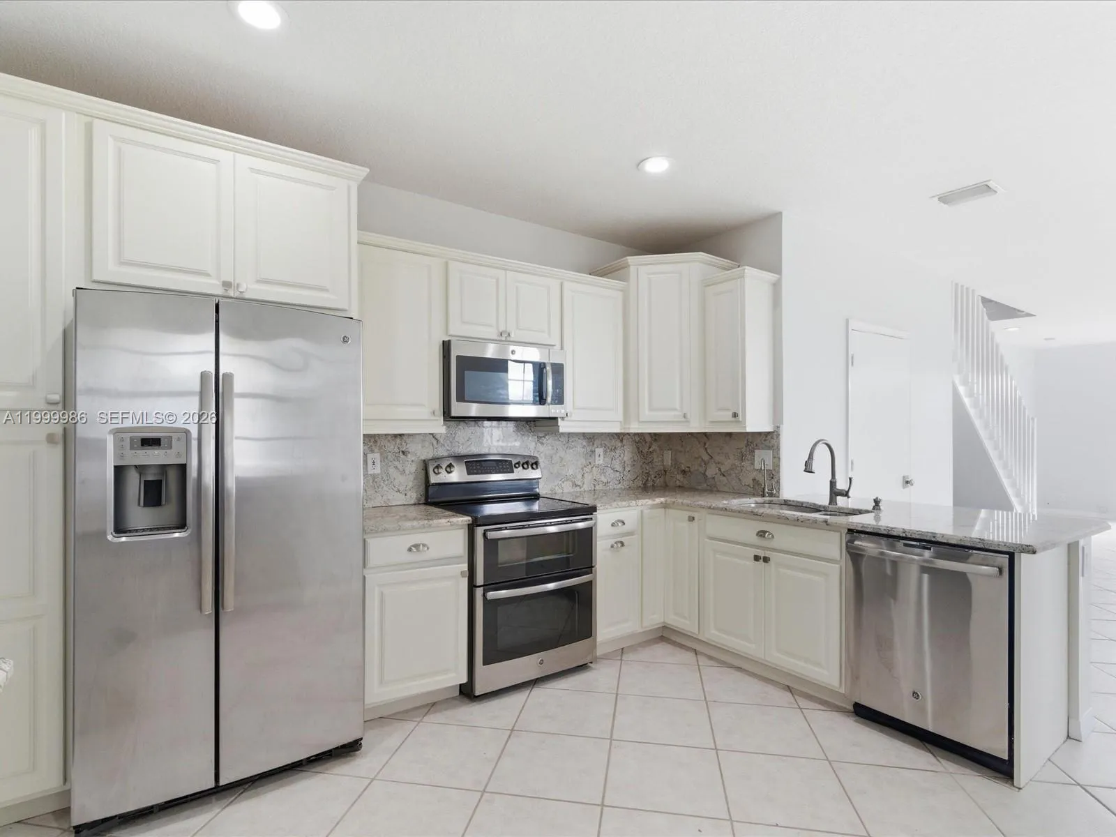 3776 San Simeon Cir, Weston FL 33331