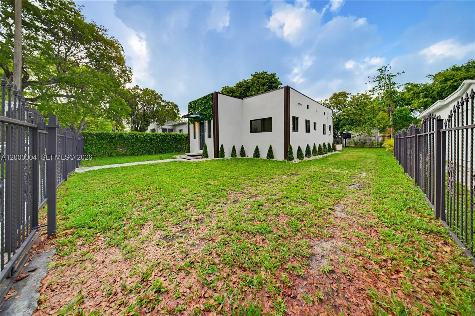 1021 NW 48th St, Miami FL 33127