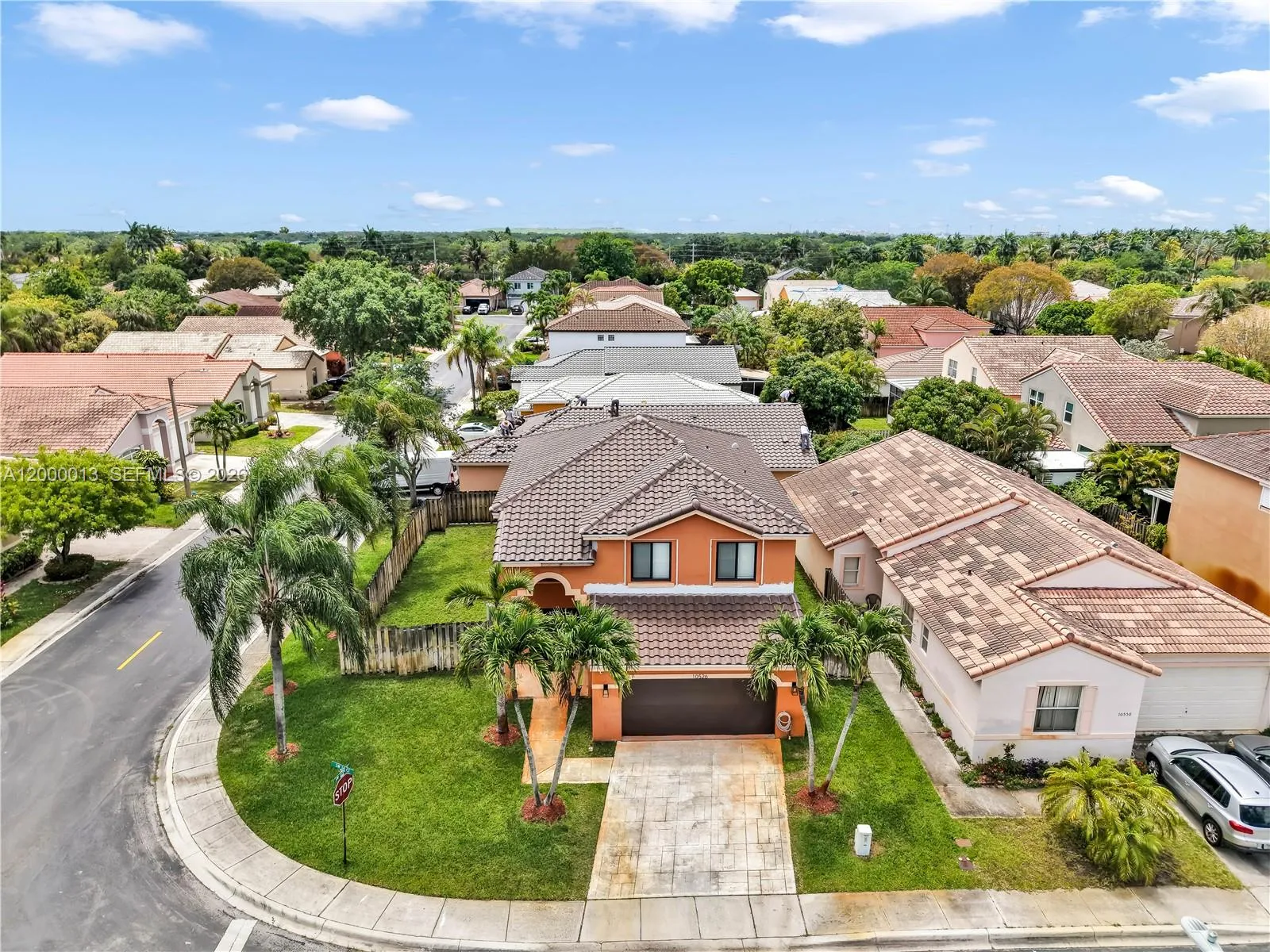 10526 SW 14th Ct, Pembroke Pines FL 33025