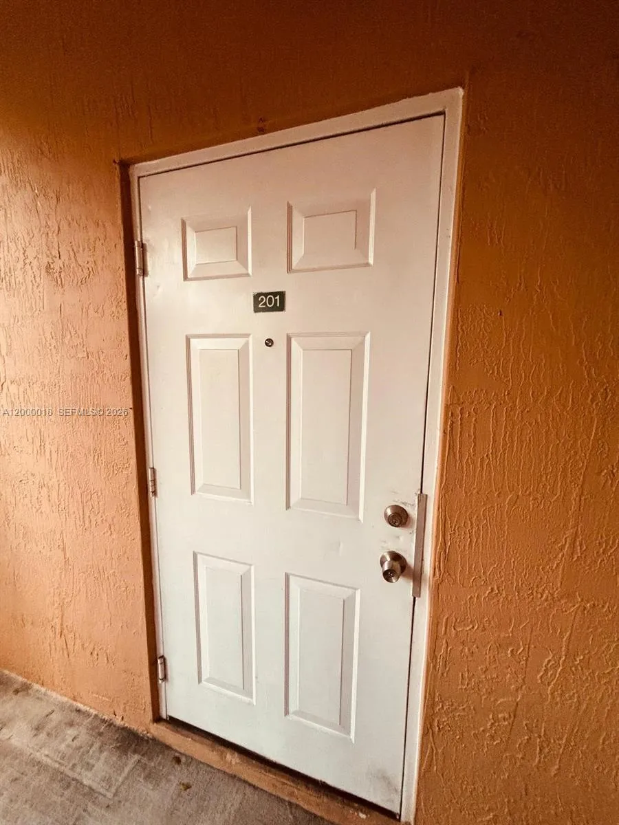 7080 NW 177th St # 13, Hialeah FL 33015