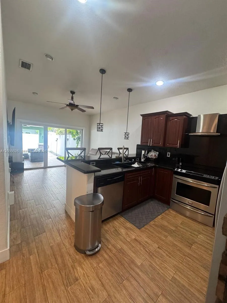 20009 NW 80th Ave, Hialeah FL 33015