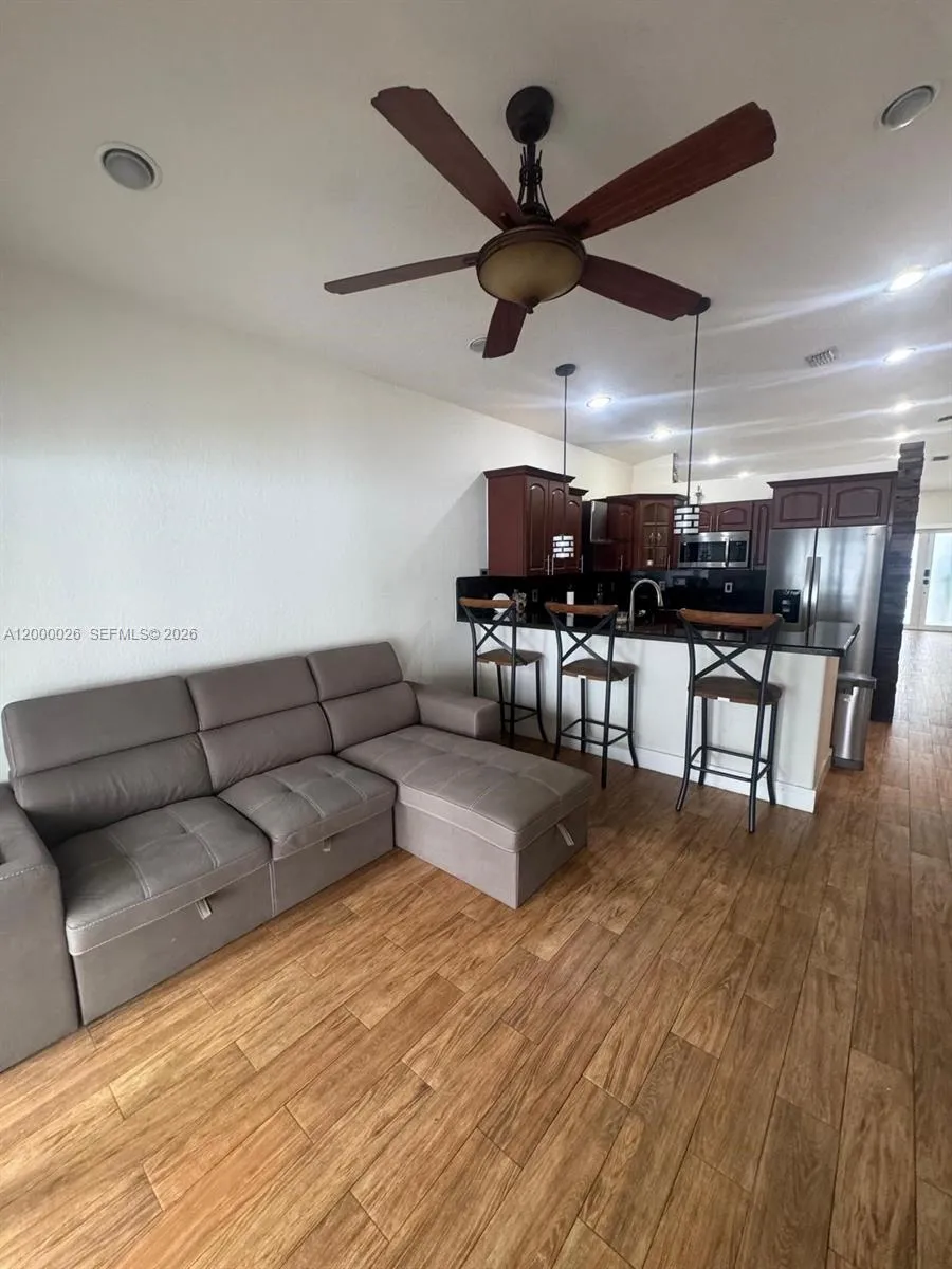 20009 NW 80th Ave, Hialeah FL 33015