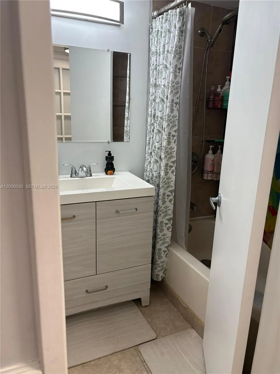 9731 Fontainebleau Blvd # F310, Miami FL 33172