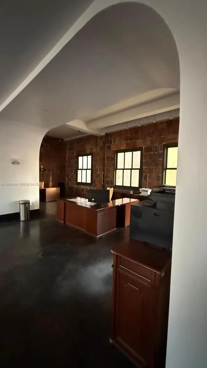 168 SE 1st St PH, Miami FL 33131