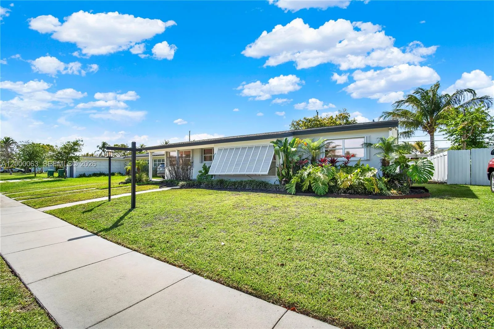 9401 Jamaica Dr, Cutler Bay FL 33189