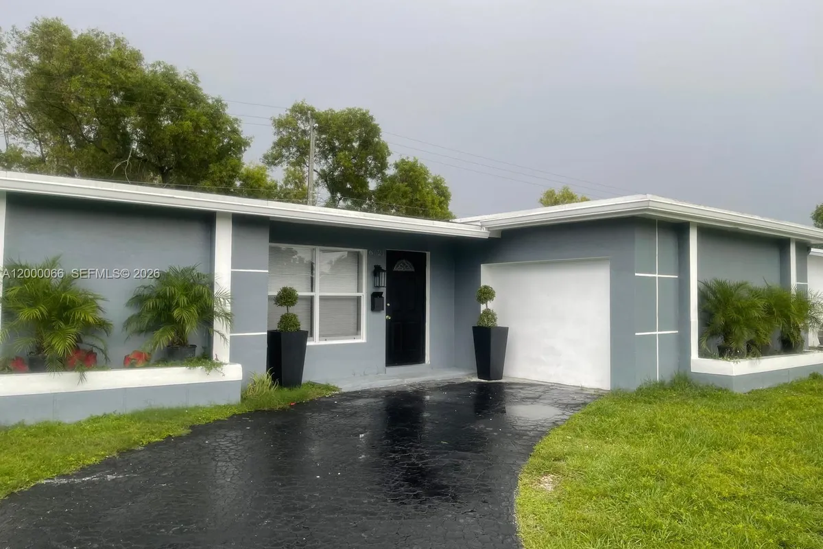 6621 NW 30th St, Sunrise FL 33313