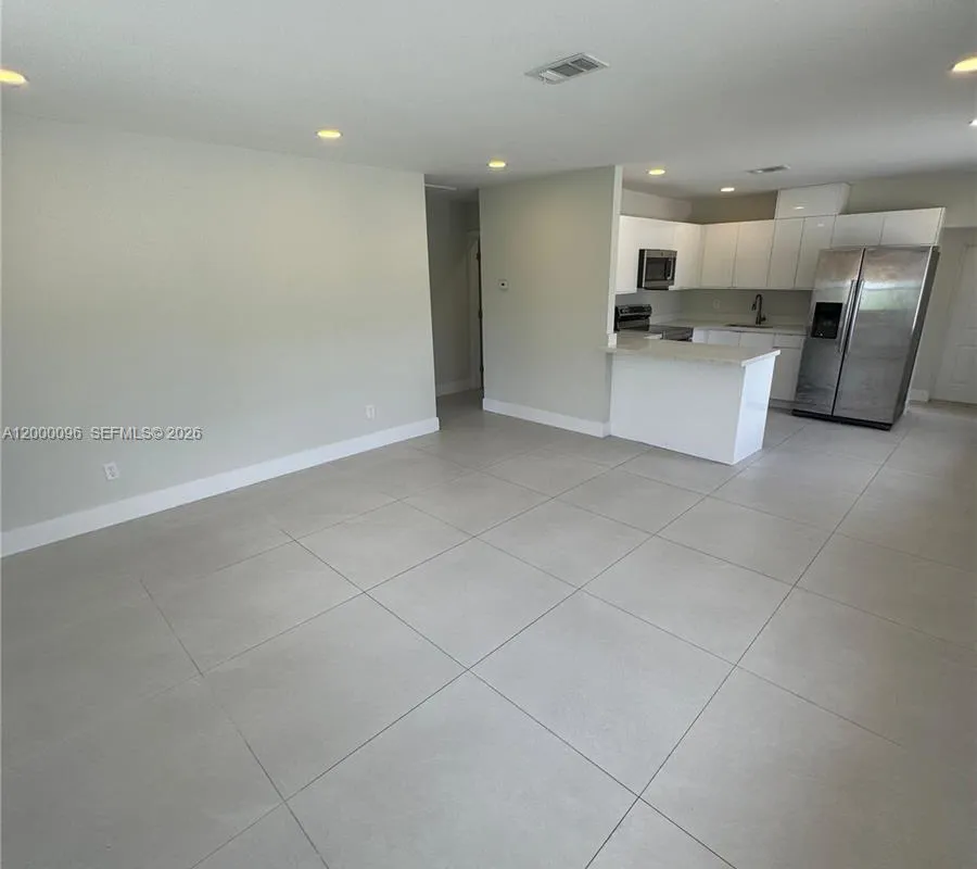 850 NW 109th St, Miami FL 33168