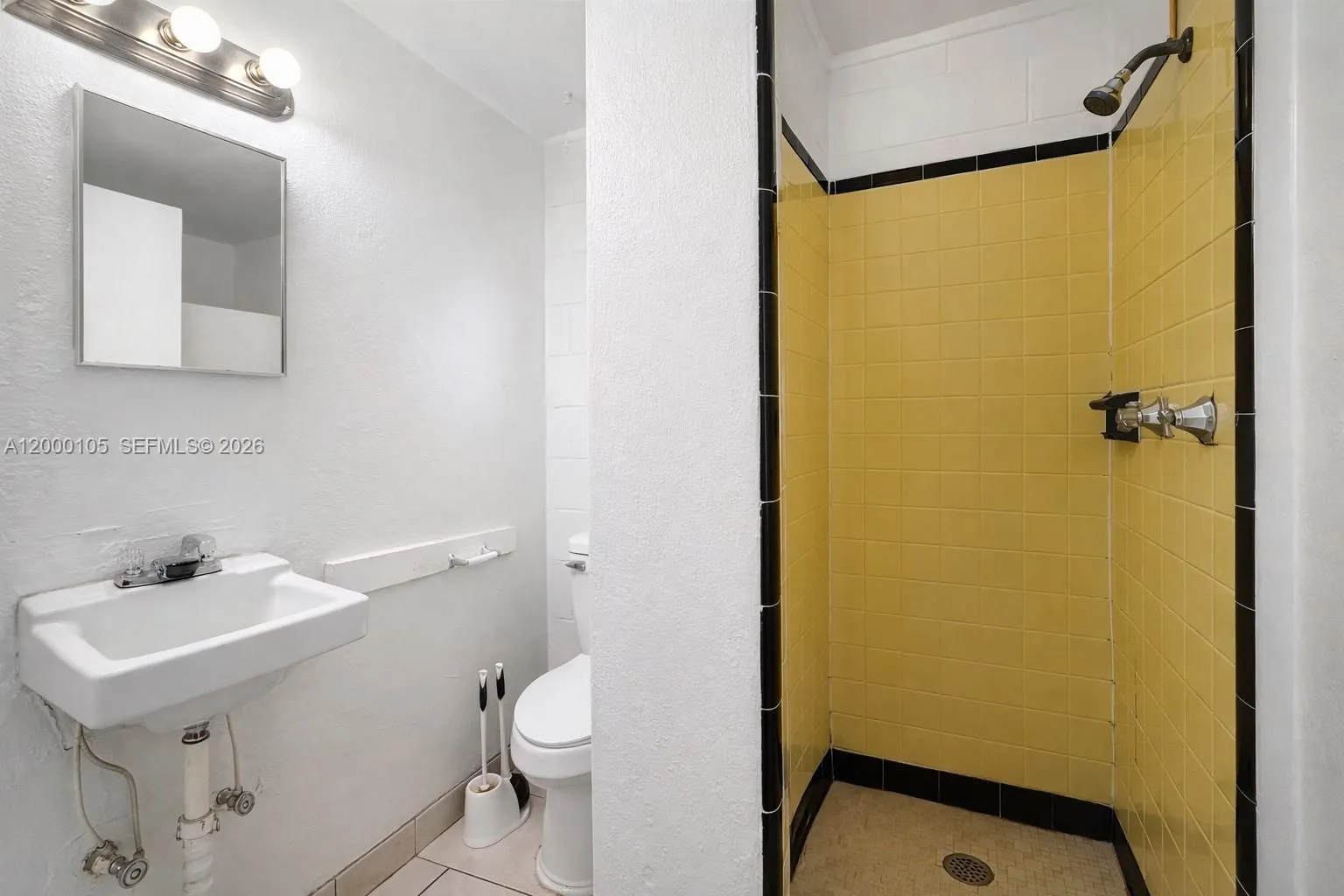 319 Country Club Oval # 3, Daytona FL 32114