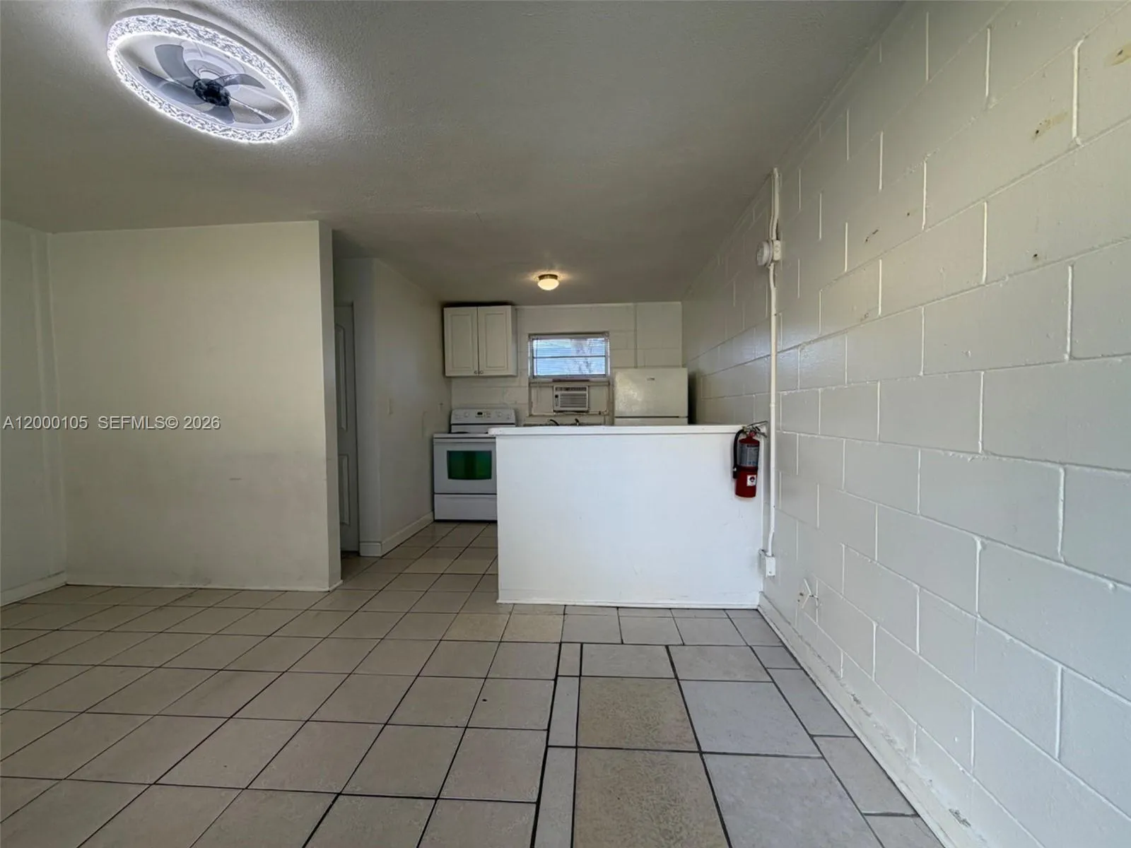 319 Country Club Oval # 3, Daytona FL 32114