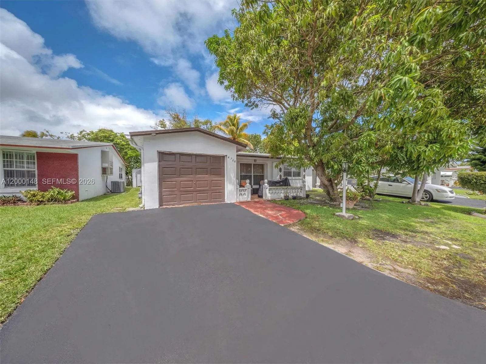 4715 NW 43rd St, Lauderdale Lakes FL 33319