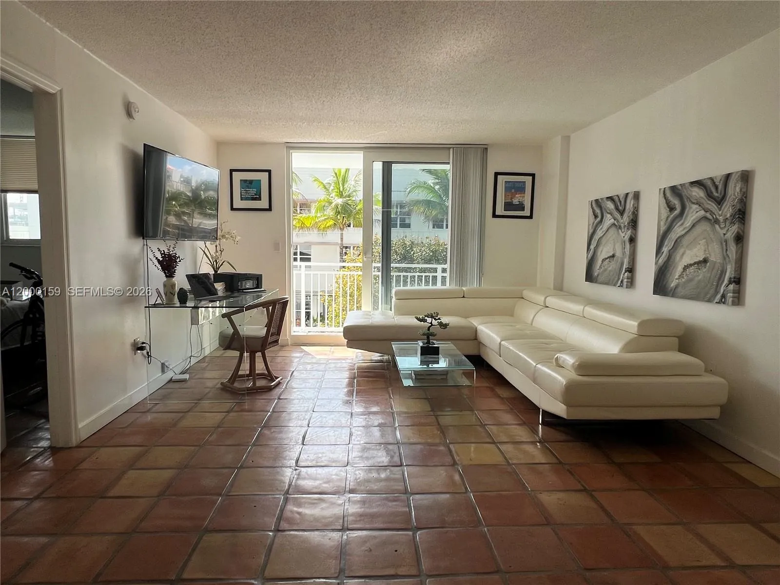 345 Ocean Dr # 303, Miami Beach FL 33139