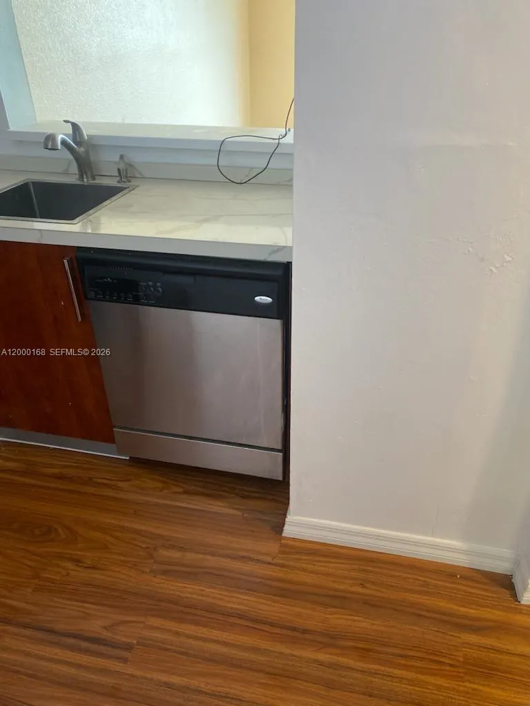 484 NW 165th St Rd # 511, Miami FL 33169