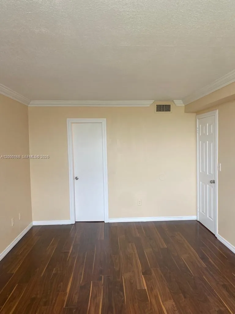484 NW 165th St Rd # 511, Miami FL 33169