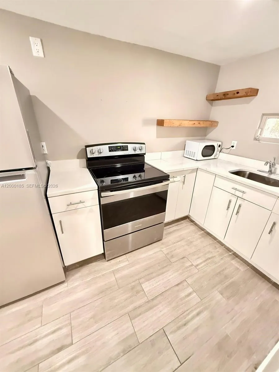 1151 NE 18th St # 2, Fort Lauderdale FL 33305