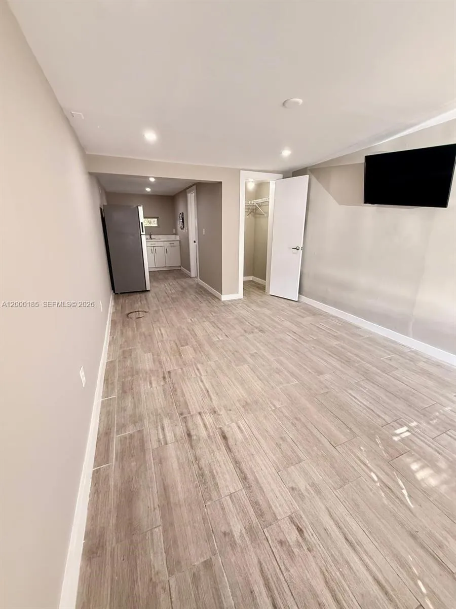 1151 NE 18th St # 2, Fort Lauderdale FL 33305