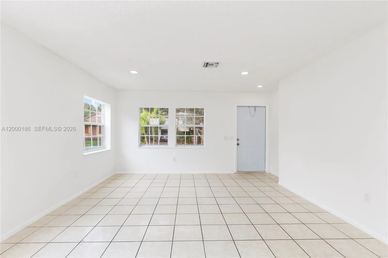 15 SW 6th St, Dania Beach FL 33004