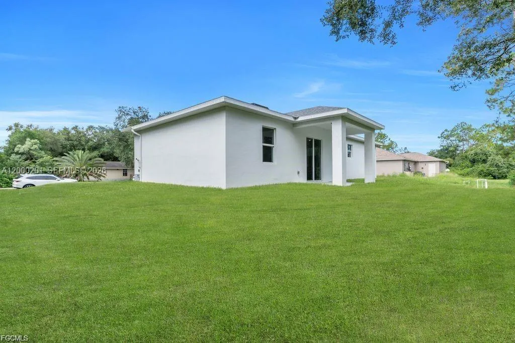 2003 E 14th ST, Lehigh Acres FL 33972