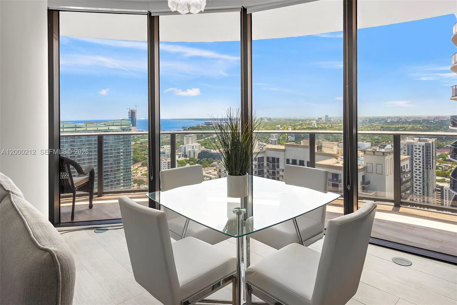 45 SW 9th St # 4006, Miami FL 33130